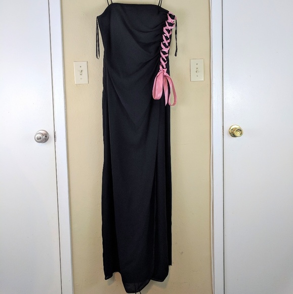 Cachet Dresses & Skirts - Cachet Ribbon Detailed Black Evening Gown size 12